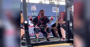 Whats the world record for number of squats at one time?