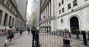 Downgrades Clobber Wall Street gambar png