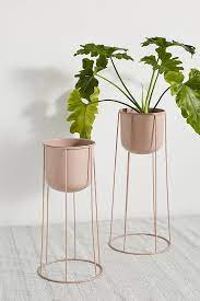 Beautiful plants need beautiful planters, and beautiful planters need beautiful stands. 10 Indoor Plant Stands That Seriously Stand Out Architectural Digest