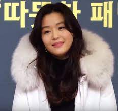 She became a popular sensation in 1999 when she was featured in a commercial. Jun Ji Hyun Wikipedia