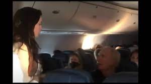 高齢男性に平手打ちし、唾を吐きかける… アメリカ人女優が飛行機内で迷惑行為 | にわかには信じがたい | クーリエ・ジャポン