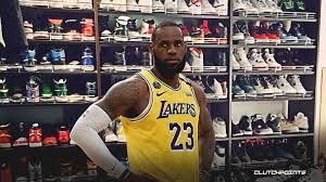 Nike lebron xvii fp lebron 4 graffiti basketball shoes mens size 11 rare. Lebron James Every Sneaker He S Has Worn In His Nba Career