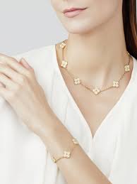 vine alhambra necklace 10 motifs