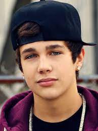 Mahone gained popularity performing covers of pop songs on youtube. Austin Mahone Bio Relationship Songs Albums Race Net Worth 2021 World Celebs Com