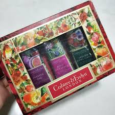 evelyn christmas gift set hand cream