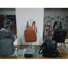 Hingga saat ini, elizabeth telah berkembang pesat sebagai penjual tas terbaik dan memiliki 90 toko yang tersebar di seluruh indonesia. Tas Elizabeth Original Model Terbaru Harga Online Di Indonesia