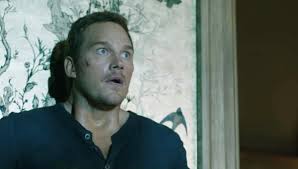 This film takes us more into a human world than a dinosaur world a new movie in the jurassic park franchise. Jurassic World Fallen Kingdom Chris Pratt Escapes The Jaws Of Death In Final Trailer
