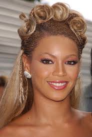 beyonce looks like a completely