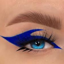 black cobalt blue eye makeup look