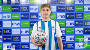 Emile smith rowe plays the position midfield, is years old and cm tall, weights kg. Loan Emile Smith Rowe Arrives From Arsenal News Huddersfield Town