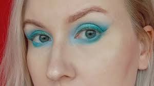 mascara colors that make blue eyes pop