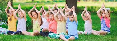 Le yoga pour enfant : quels sont les bienfaits ? | Kangourou Kids