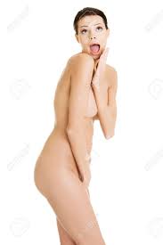 叫び、彼女の手でヌードをカバーする裸の女性が怖いの写真素材・画像素材 Image 27970602