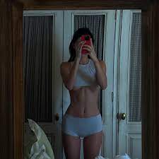 Kendall Jenner Introduces Bedtime Underboob | Glamour