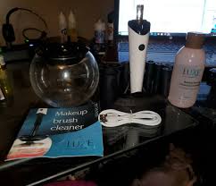 luxe makeup brush cleaner with usb charging station