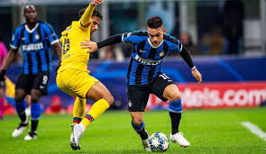Arsenal have emerged as surprise suitors for lautaro martinez, and they have enquired about the availability of the inter milan striker, according to the athletic. Fc Barcelona Will Inter Mailands Lautaro Martinez Was Den Toro So Besonders Macht