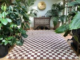 checkerboard carpet brown white short