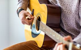 Acoustic Guitar Techniques to Move Past Beginner Level – Berklee Online  Take Note
