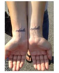 Mini tattoos tetování zvířat krásná tetování malé tetování dívky s tetováním roztomilé tetování tetování disney tetování z heny jack tattoo. Male Tetovani Na Zapesti Pro Sestry Dvojcata Ask Fm Obrazkyaneco