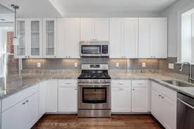 Explore black and white granite kitchen countertops. 10 Trendy Backsplash Ideas For Kitchen With White Cabinets 2021