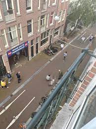 Brekend nieuws: Peter R. De vries neergeschoten op Lange Leidsedwarsstraat  in Amsterdam | VK Magazine
