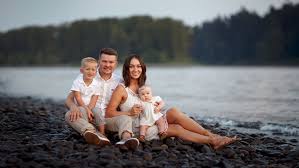 ideas for family pictures on the beach