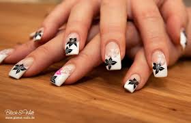 10 Floral Nail Art Ideas To Make Your Hands More Charming And Sensual
