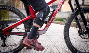 pedal ready dainese trail skins pro