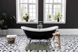 Small bathroom decorating ideas here are some interesting small bathroom decorating ideas that you can easily incorporate in your home. 25 Black And White Primary Bathroom Decor Ideas Photos Home Stratosphere