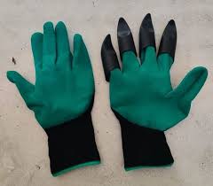 Black Gardening Gloves With Claw Size