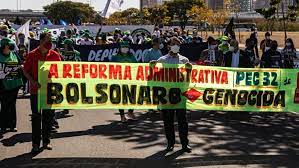Servidores públicos brasileños marcharon contra la Reforma Administrativa -  Clate