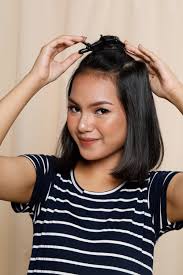 No matter what you do with your hair, the end goal in mind is always to hide your cheeks. Short Hairstyles For Round Faces That Are Bagay On Pinays