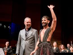 Austrian singer conchita wurst, born thomas neuwirth, became one of the world's most famous drag queens when he/she won the eurovision song wurst uses male pronouns when referring to himself, but female pronouns to describe conchita. Conchita Wurst Mit Spektakularem Konzert In Nurnberg