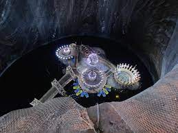 岩塩坑を再利用、ルーマニアの地底120ｍにある遊園地『サリーナ・トゥルダ』がヤバ過ぎ＼(⌒ ͜ ⌒)／ - ロンドンのテムズでズンドコレボリューション
