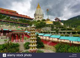 Kek lok si is located in georgetown and a number of buses on the rapid penang route will take you there. Kek Lok Si Buddhistische Tempel Georgetown Penang Malaysia Stockfotografie Alamy