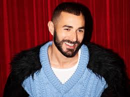 Normally, karim opts for a simple short back and sides (and sometimes top, too), but with the summer months and him being on holidays, he seems to have let the hair down a little.or should we say up? Karim Benzema S Pass Sees Real Madrid Go Clear Of Barca In La Liga