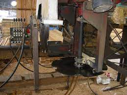 quarter sawing on a swing blade mill