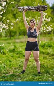 体型壮大的印度女性库存图片. 图片包括有健康, 愉快, 女孩, 森林, 活动家, 肥腻, 营养, 爱好健美者- 248924477