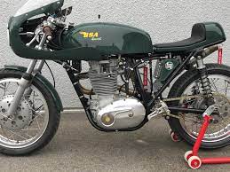 Any ideas what tank this is? (Anyone know the owner of this bike?)