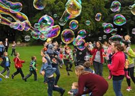 the bubble show kaleidoscope artistic