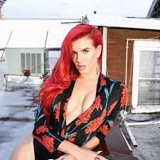 Justina Valentine - Happy Friday babes❗️💋 Download & Stream my brand new  "G.O.A.T." Single here NOW❗️🔥🙏🏼👇🏼https://empire.lnk.to/GOAT | Facebook