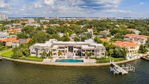 Petersburg region is located along florida's gulf coast. Inside The 29 Million Tampa Mansion Tom Brady Rents From Derek Jeter Robb Report