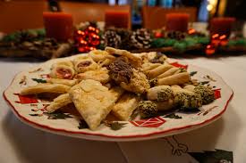 We have friends visiting us for christmas, and though we're going to recreate some of our own xmas dinner customs for sentimentality's sake, we'd also like to incorporate some traditional german food. Why There Are No Presents For Germans On Christmas Day German Language Blog