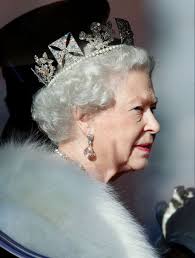 queen elizabeth ii s jewellery what