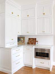 how to use br cabinet hardware