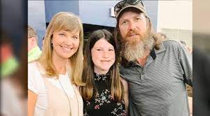 She was taken to the international craniofacial institute in dallas at 17 days old upon the recommendation of a mutual friend of jase and missy. Two Armed Men Arrested At Jase Missy Robertson S Daughter S High School Country Music Family