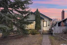 homes in lakeview regina