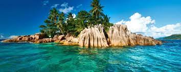 A belső szigetcsoportok a kontinentális lemezen helyezkednek el, hegységek tagolják és gránit az alapkőzetük, míg a külső szigetek sík korallzátonyok. Seychelle Szigetek Az Afrikai Szafari Utazasok Specialistaja Safari Travel Utazasi Iroda