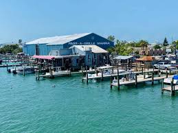 tampa bay restaurants with boat docks