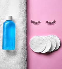 Combine a sufficient amount of baby shampoo and water into a small bowl to make a foamy substance. How To Clean Fake Eyelashes